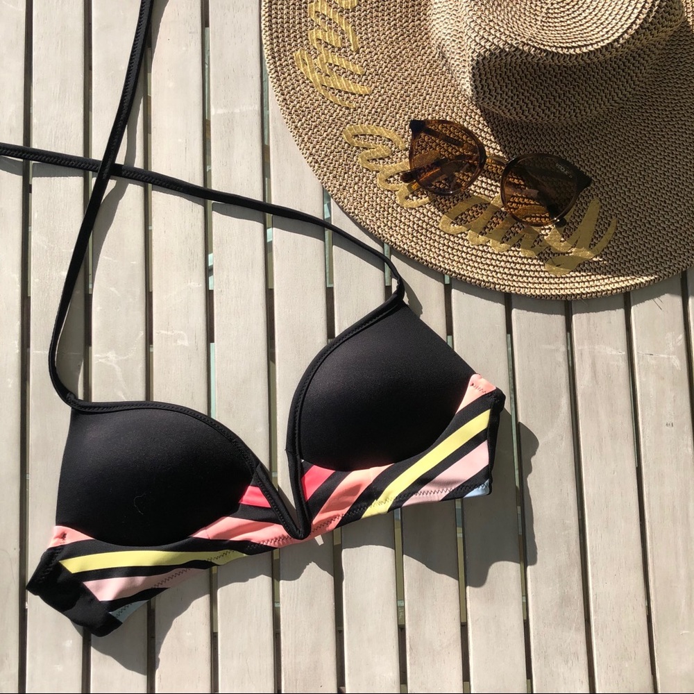 Black bikini top